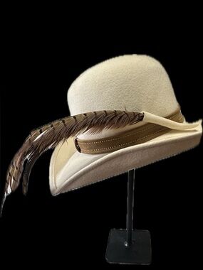 Adolfo II - made for Saks Fifth Avenue - Camel Felt Fedora- Vintage
